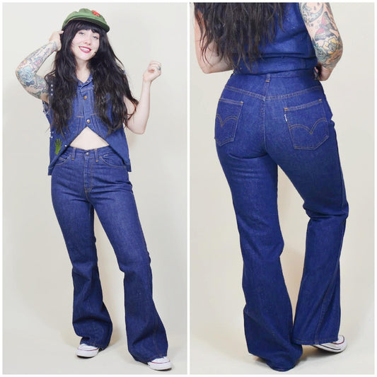 1970s 28 Waist LEVI'S Bell Bottom Jeans – Vintage Dark Wash Denim Flared Jeans