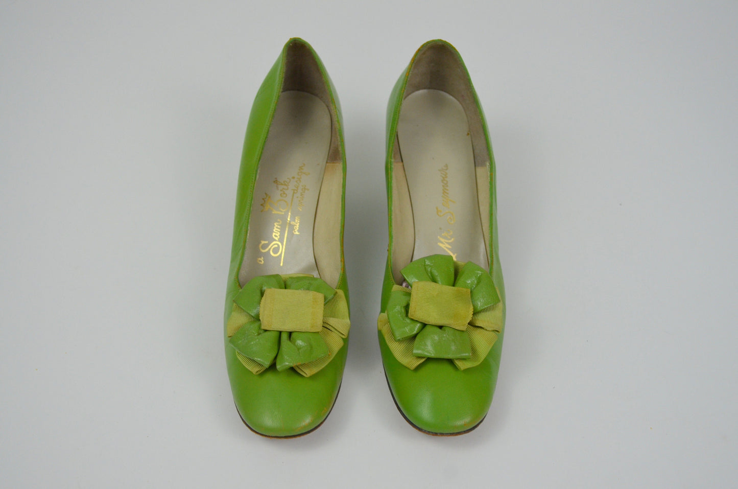 6.5 Mod Vintage Heels 1960s Low Kitten Heel 60s Summer Light Green Slip On Shoes Floral