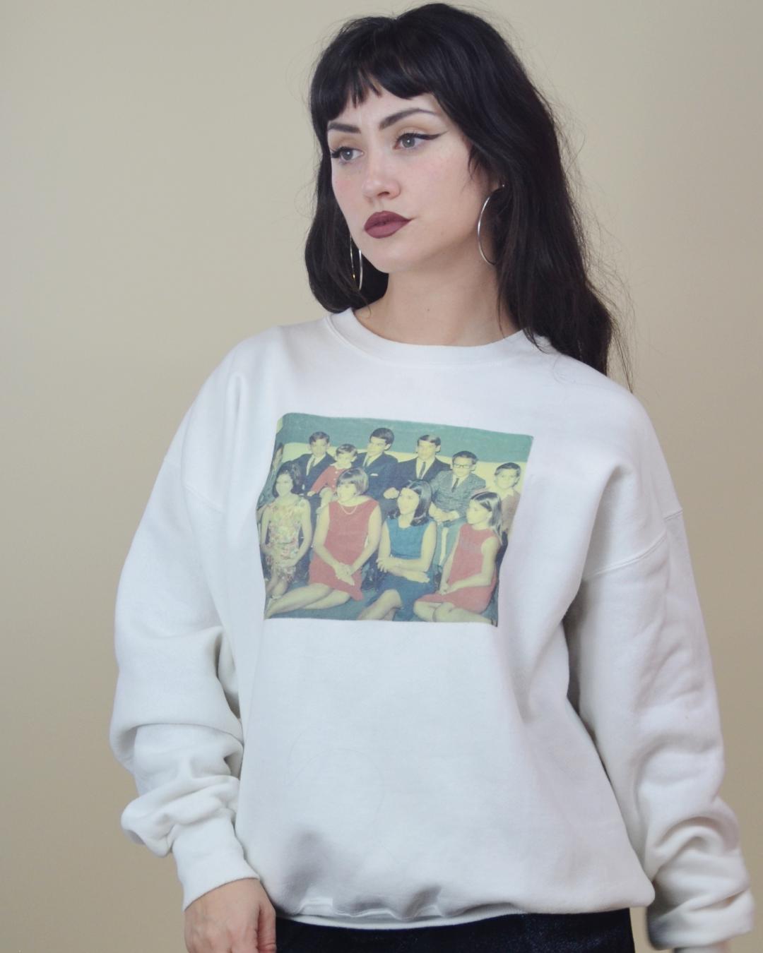 Vintage Family Portrait Novelty Sweater VTG White Pullover Crewneck
