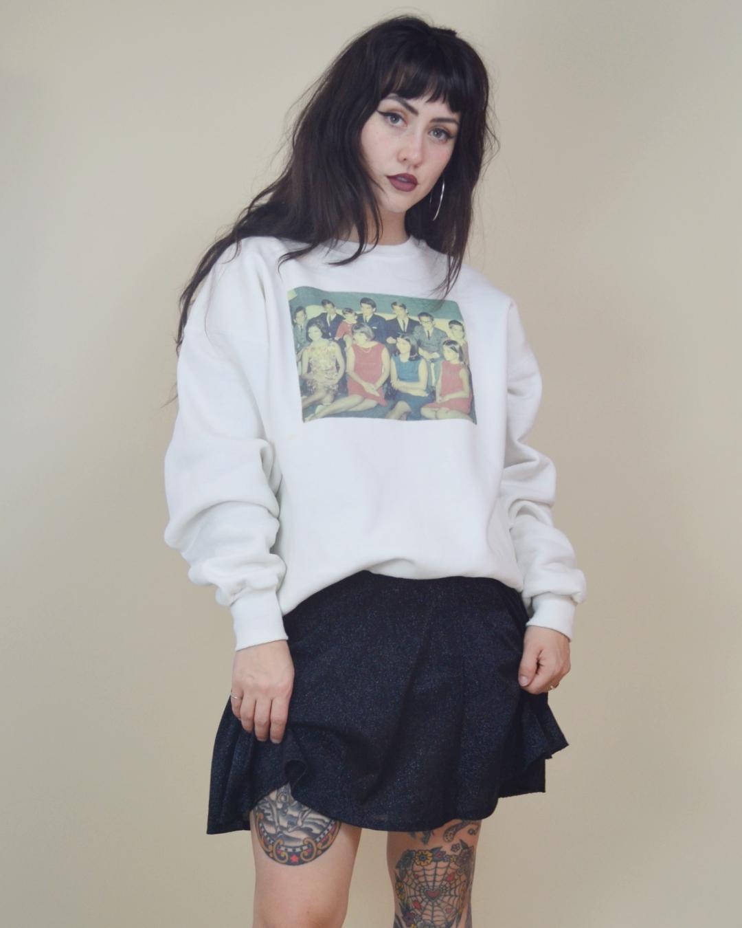 Vintage Family Portrait Novelty Sweater VTG White Pullover Crewneck