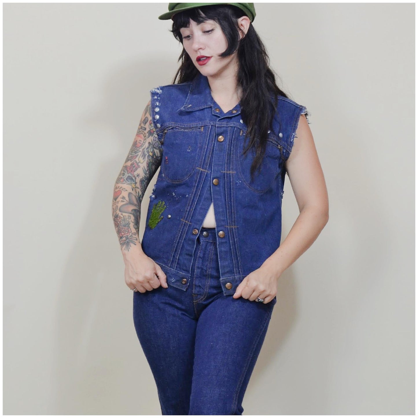 28 waist - 1970s Vintage LEVIS vtg Dark Wash Denim 70s Bell Bottoms
