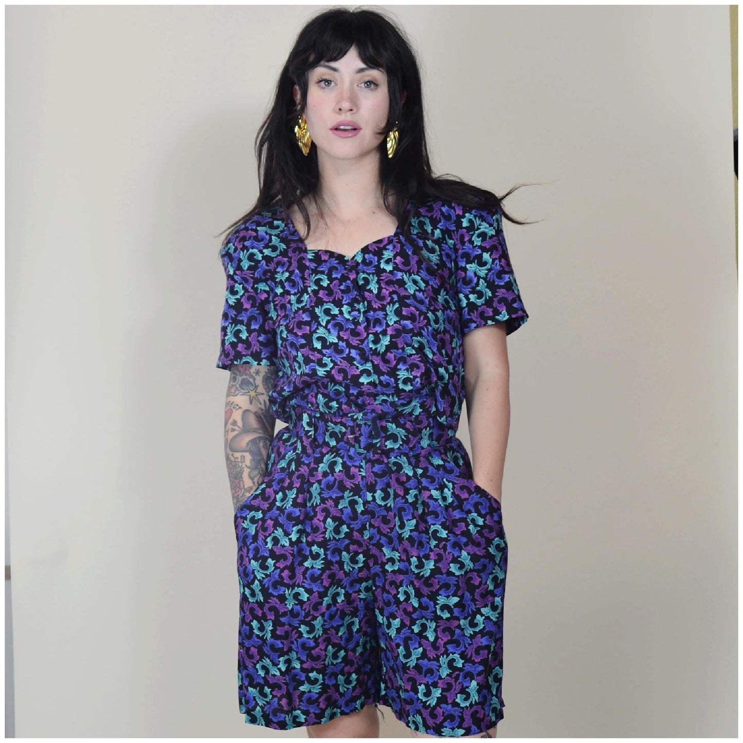 medium 1990s Two Piece Set vintage teal and purple 2-piece wide leg shorts crop blouse