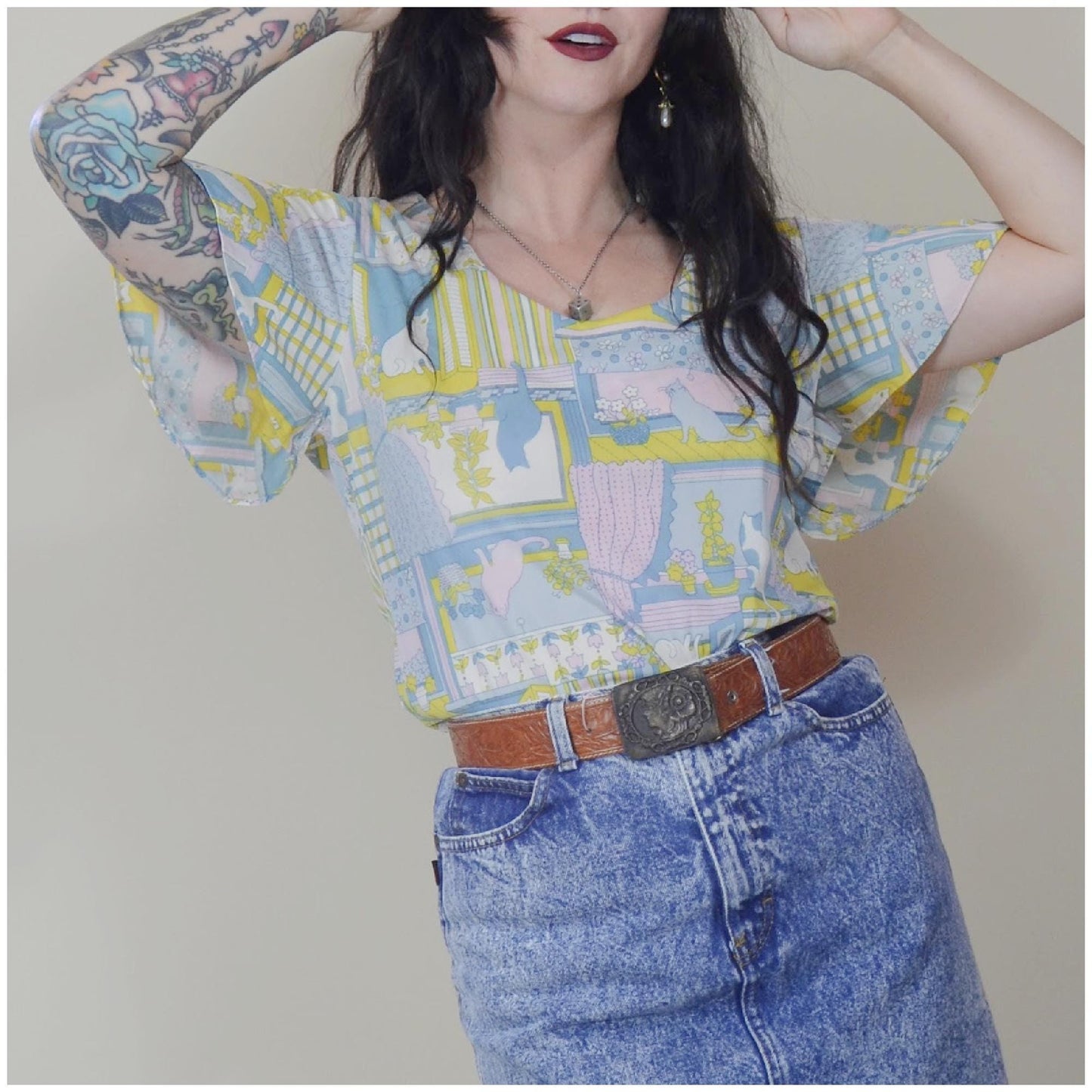 M - 1970s Vintage Cat Print Blouse 70s Cat in a Window Flutter Sleeve
