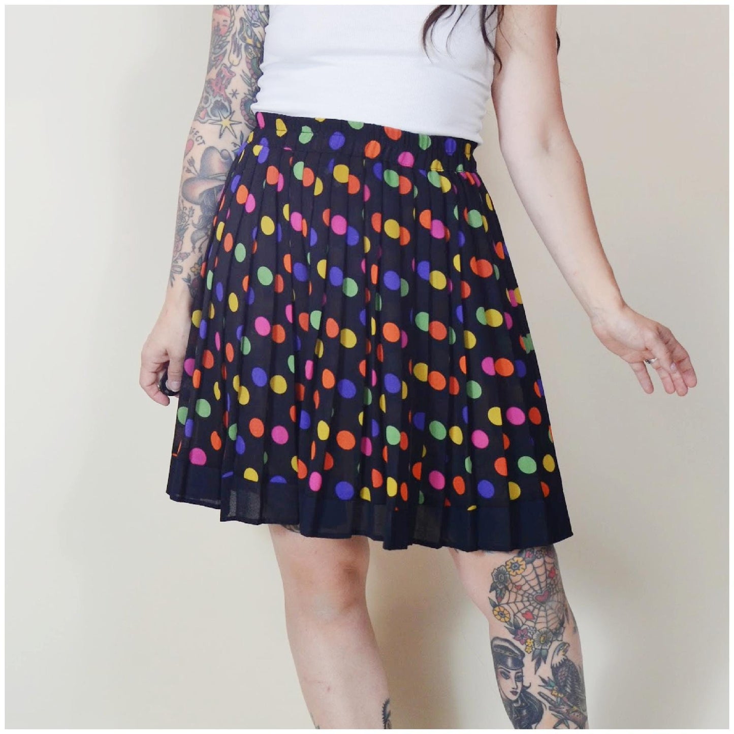 s-m 1980s BCBG Paris Polka Dot Mini Skirt 80s Pleated Chiffon Preppy Skirt