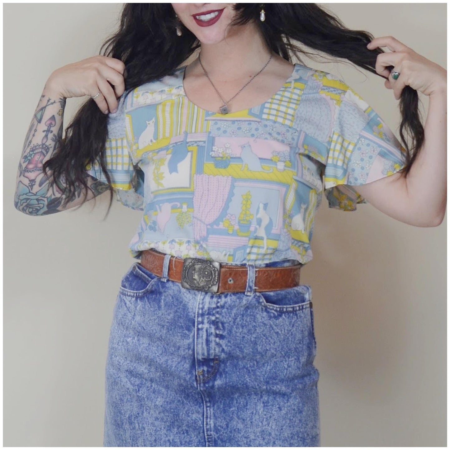 M - 1970s Vintage Cat Print Blouse 70s Cat in a Window Flutter Sleeve