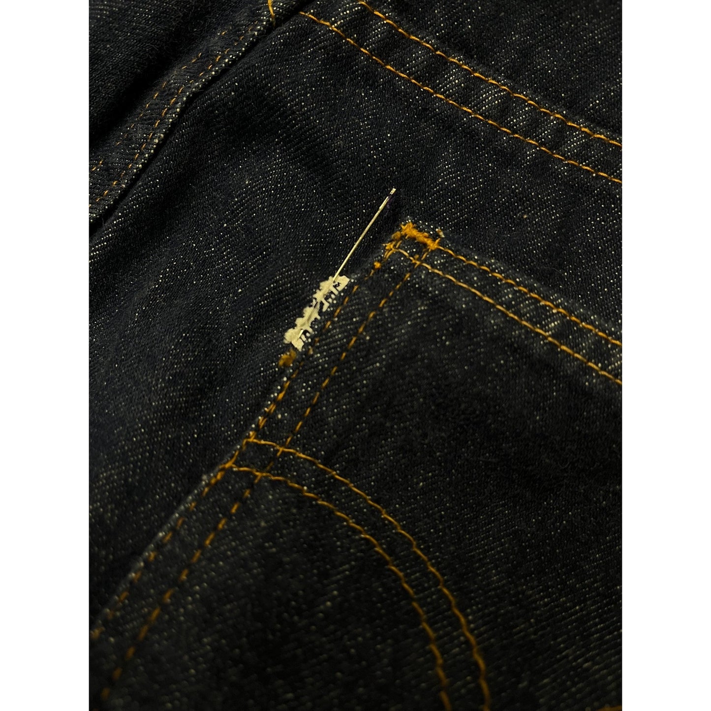 1970s 28 Waist LEVI'S Bell Bottom Jeans – Vintage Dark Wash Denim Flared Jeans