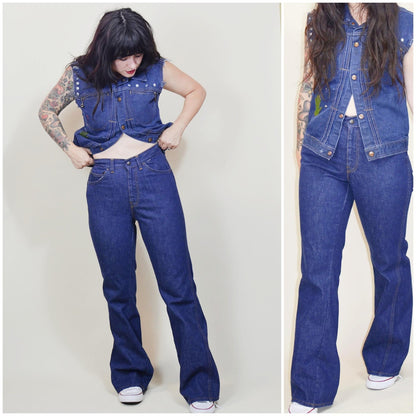 1970s 28 Waist LEVI'S Bell Bottom Jeans – Vintage Dark Wash Denim Flared Jeans