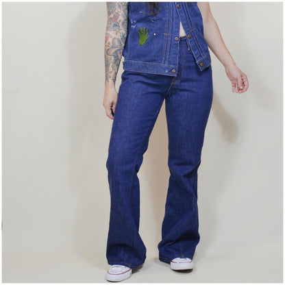 1970s 28 Waist LEVI'S Bell Bottom Jeans – Vintage Dark Wash Denim Flared Jeans
