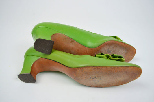 6.5 Mod Vintage Heels 1960s Low Kitten Heel 60s Summer Light Green Slip On Shoes Floral