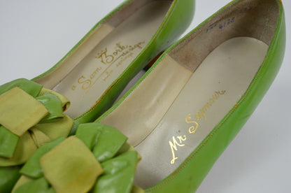 6.5 Mod Vintage Heels 1960s Low Kitten Heel 60s Summer Light Green Slip On Shoes Floral