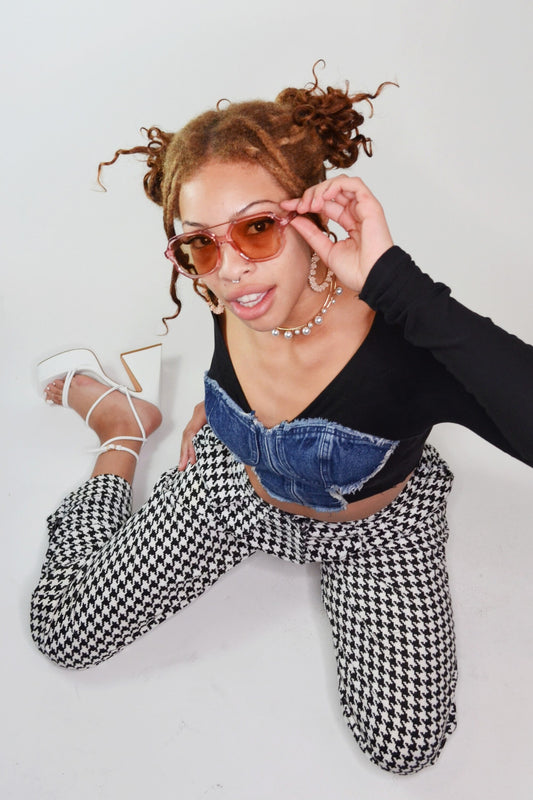 26 waist - Vintage 1980s Betsey Johnson Houndstooth Trousers 80s Punk Label Black and White
