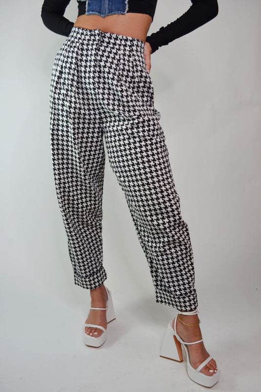 26 waist - Vintage 1980s Betsey Johnson Houndstooth Trousers 80s Punk Label Black and White
