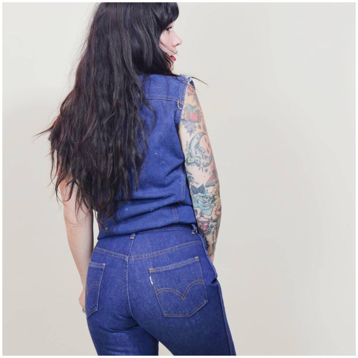 28 waist - 1970s Vintage LEVIS vtg Dark Wash Denim 70s Bell Bottoms